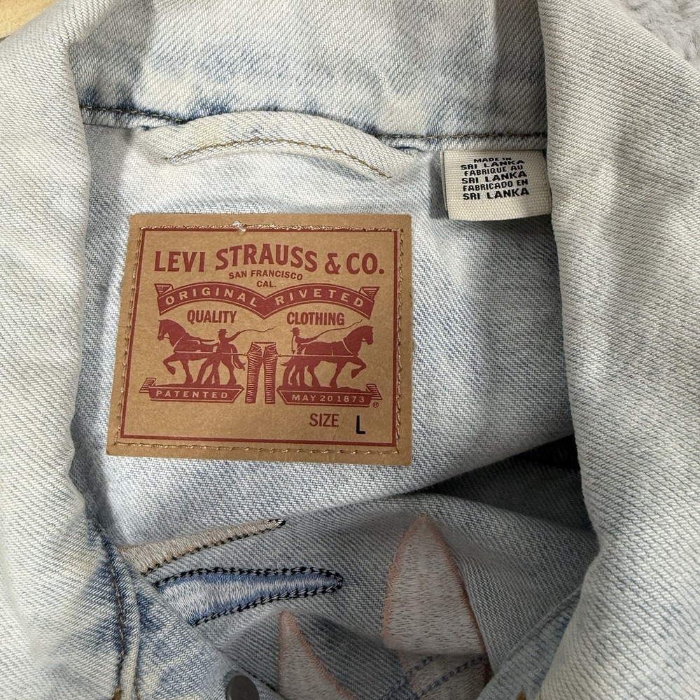 Levi's Jean Jacket W/Flowers‎ Size Large  Blue Denim Decorated Teen Coat - Picture 3 of 8